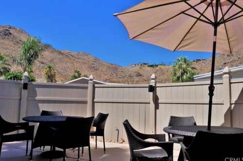 70 Santa Monica St, Palm Springs CA  92264-5257 exterior