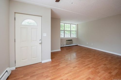 302 Sunset Blvd, Bronx, NY 10473-2453