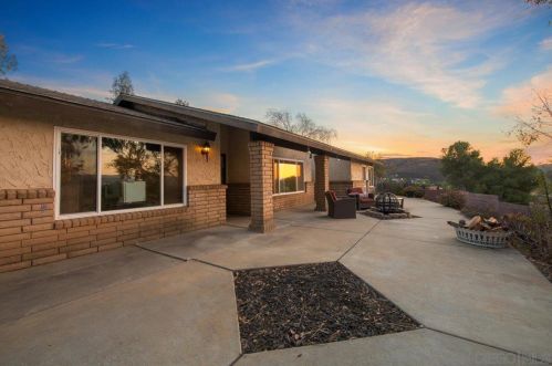 13517 Sunny Ln, Lakeside, CA 92040-4426