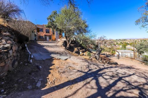 141 Escalada Dr, Nogales, AZ 85621-3151