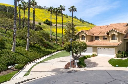 701 Lone Star Ln, Anaheim, CA 92807-4872