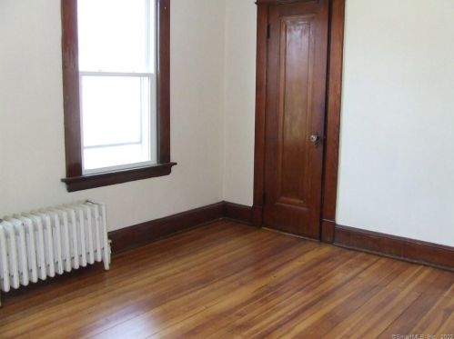 650 Congress Ave, Waterbury CT  06708-4155 exterior