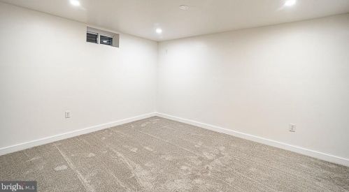 415 Liberty St, Charles Town WV  25414-1827 exterior