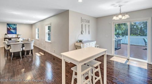 5 Coach Dr, Hazlet NJ  07730-1806 exterior