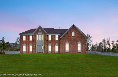 80 Round Hill Dr, East Freehold, NJ 07728-8208