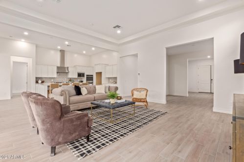 3731 Arabian Dr, Gilbert AZ  85296 exterior