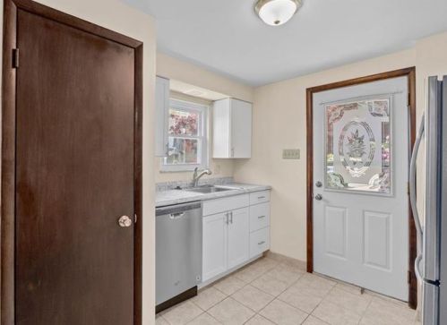 1547 Berkshire Ave, Pittsburgh PA  15226-2475 exterior