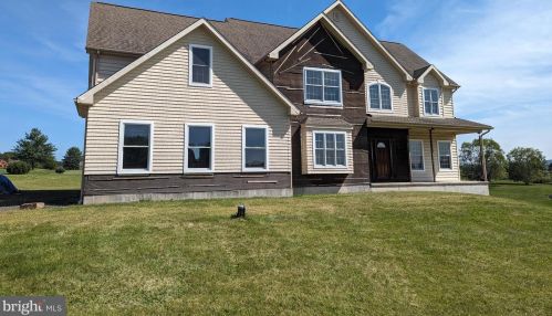 38 Hillside Dr, Schuylkill Haven, PA 17972-8854