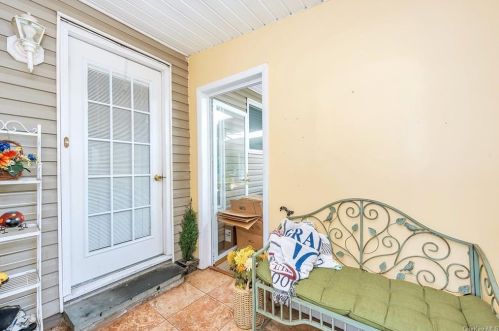 47 Malcolm St, Crotonville NY  10562-3240 exterior