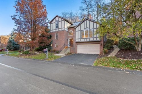 426 Rockledge Dr, Sewickley, PA 15143-8984