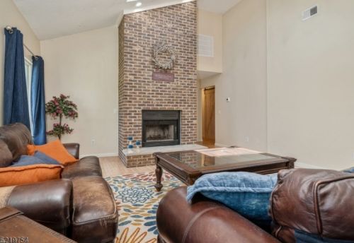 11 Kearny Dr, Wantage NJ  07461-3928 exterior