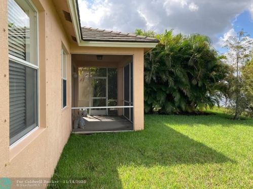 9809 Eastbrook Cir, Fort Pierce, FL 34987-2431