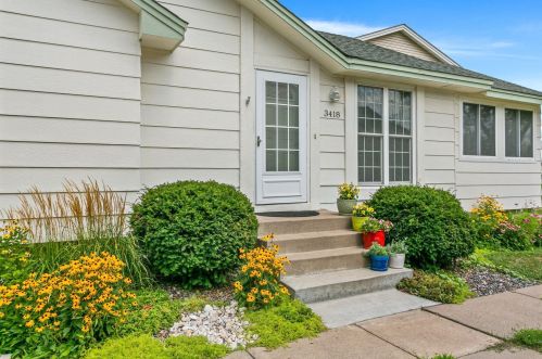 3418 Pilgrim Ln, Minneapolis, MN 55441-2420