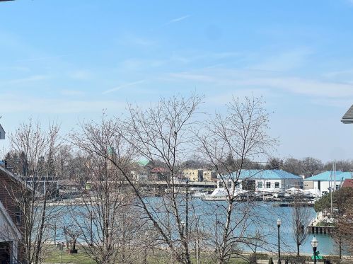 212 55th St, Kenosha WI  53140-3775 exterior