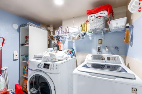 12602 37 Ave, Phoenix AZ 85053-4616 exterior