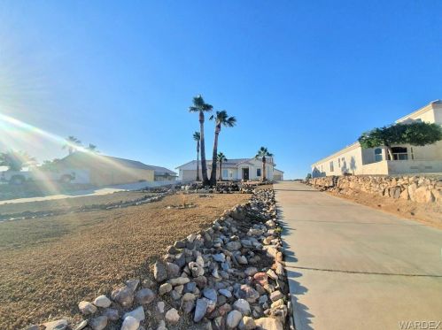 1905 Marble Canyon Dr, Bullhead City, AZ 86442-7726