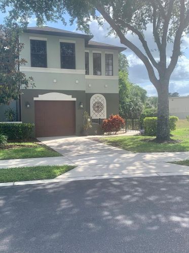 2310 Windsor Lake Cir, Sanford, FL 32773-5750