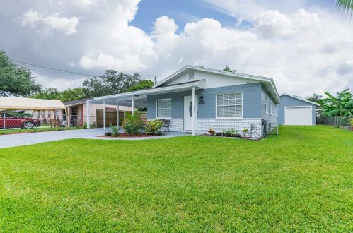 16047 Catalina Dr, Dade City, FL 33523-2030