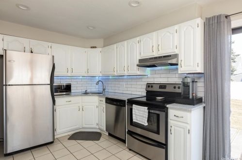 520 Delaware Ave, North Lindenhurst, NY 11757-3411