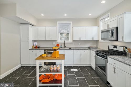 1535 Chelten Ave, Philadelphia PA 19144-2701 exterior