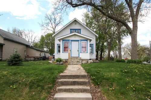 500 Milkyway St, Cosmos MN  56228-9792 exterior