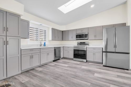 34380 Cholla Dr, Black Canyon City, AZ 85324-8856