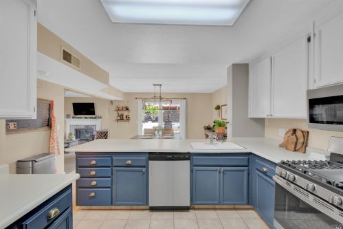 1718 Lindo St, Benicia CA  94510-2338 exterior