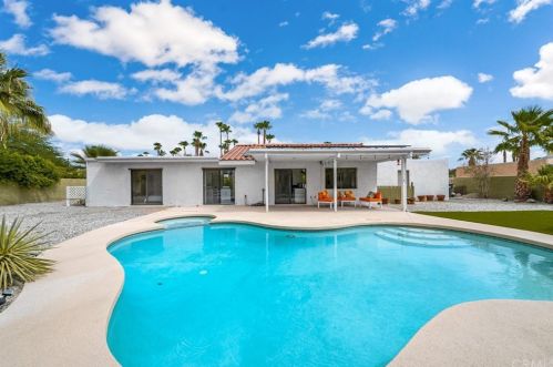 803 El Conquistador, Palm Springs CA  92262-3246 exterior
