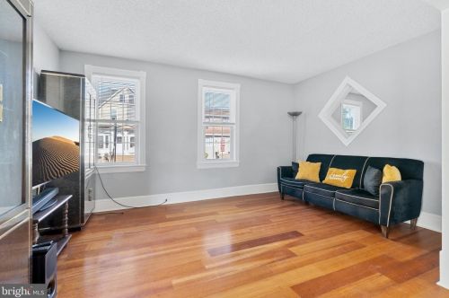 200 Delsea Dr, West Deptford NJ  08093-1221 exterior