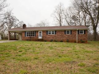 5160 Largo Dr, Winston Salem, NC 27101-2208