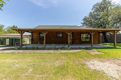 619 Lunar Cir, Granbury, TX 76049-1372
