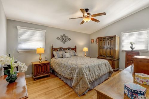 14 Twain Ave, Old Bridge NJ  08857-2109 exterior