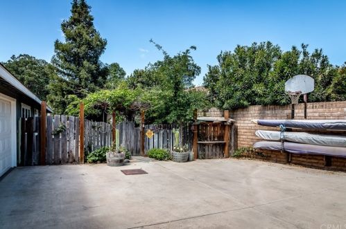 50 2nd St, Templeton, CA 93465-8602
