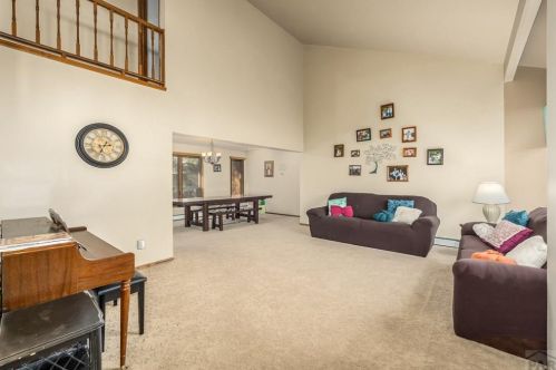 98 Ironweed Dr, Pueblo, CO 81001-1048