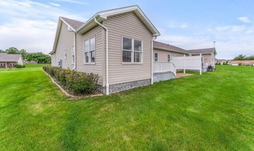 14 Quail Ln, New Wilmington, PA 16142-2034