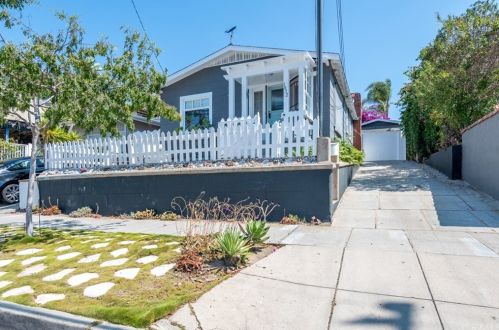 1012 Vincent St, Redondo Beach, CA 90277-3237