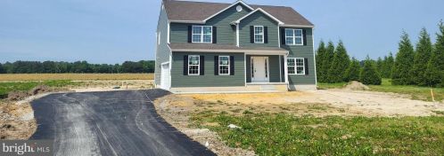 8 Burrsville Rd, Harrington, DE 19952