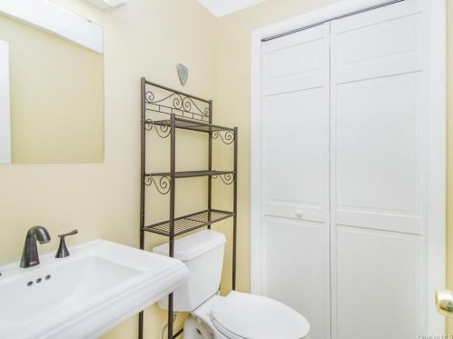 548 Pugsley Ave, Bronx NY  10473-1835 exterior