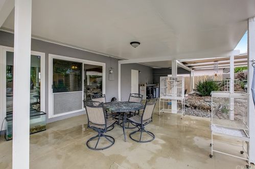 5974 Boone Ct, Riverside CA  92506-1721 exterior