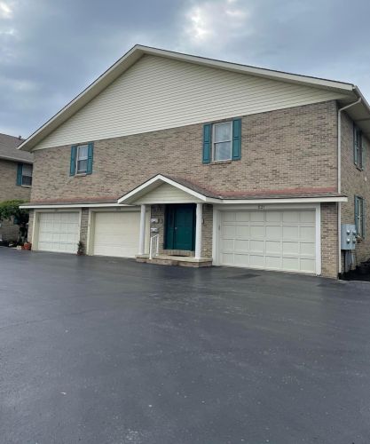 821 Leesburg Ave, Washington Ch, OH 43160-1254