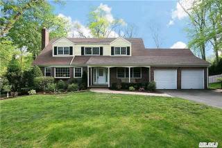 6 Sills Ct, Center Port, NY 11721-1634