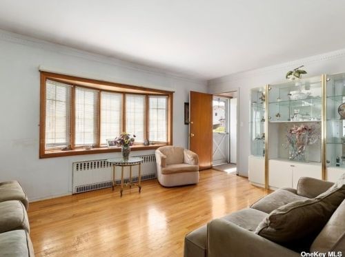 430 Clement Ave, Floral Park NY  11003-2703 exterior