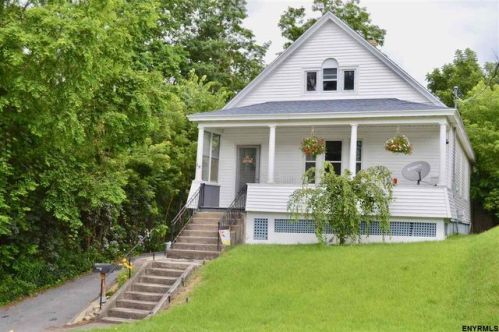 12 Smith Ave, West Glenville, NY 12010-2812
