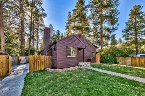10136 Sierra Ave, Truckee CA  96161-4828 exterior