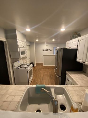 10402 Whirlaway St, Cypress CA  90630-4466 exterior