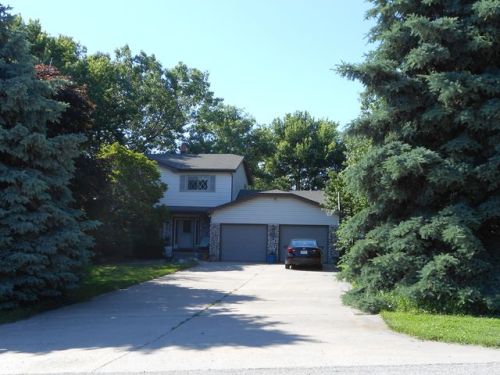 12702 Jennifer St, Springfield, NE 68059-5885