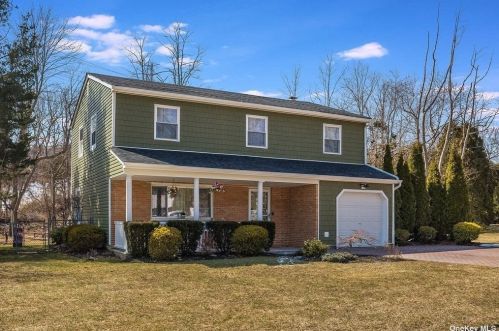 90 Truxton Rd, Huntington Station, NY 11746-6762