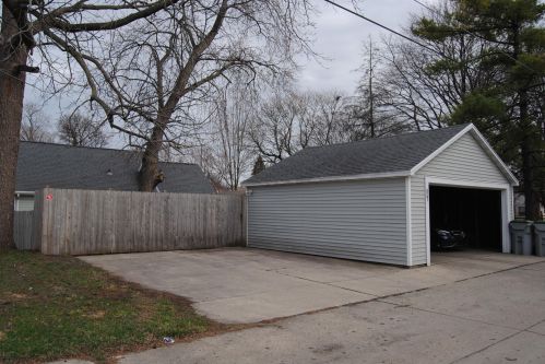 3741 60, Milwaukee WI 53216-2131 exterior