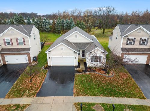 4581 Grand Strand Dr, Darbydale, OH 43123-8110