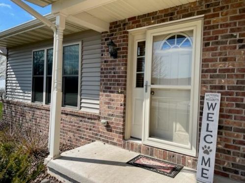 348 Woodridge Pl, Manitowoc WI  54220-7169 exterior